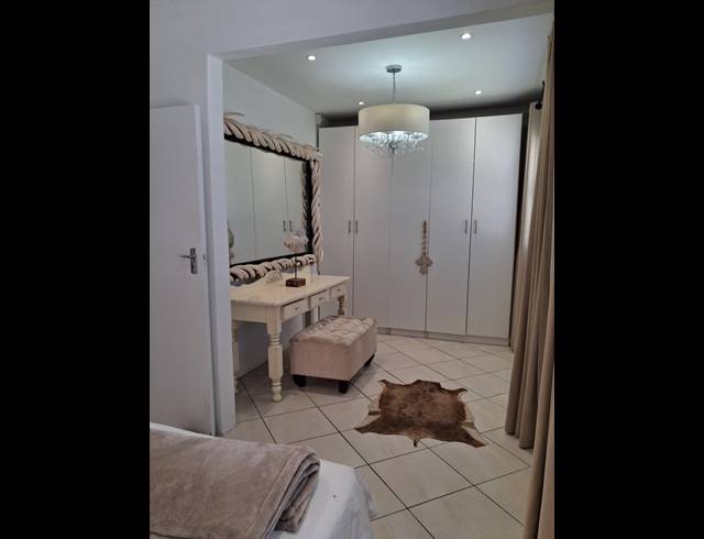 4 BEDROOM FREEHOLD TO LET IN KLEINMOND CENTRAL
